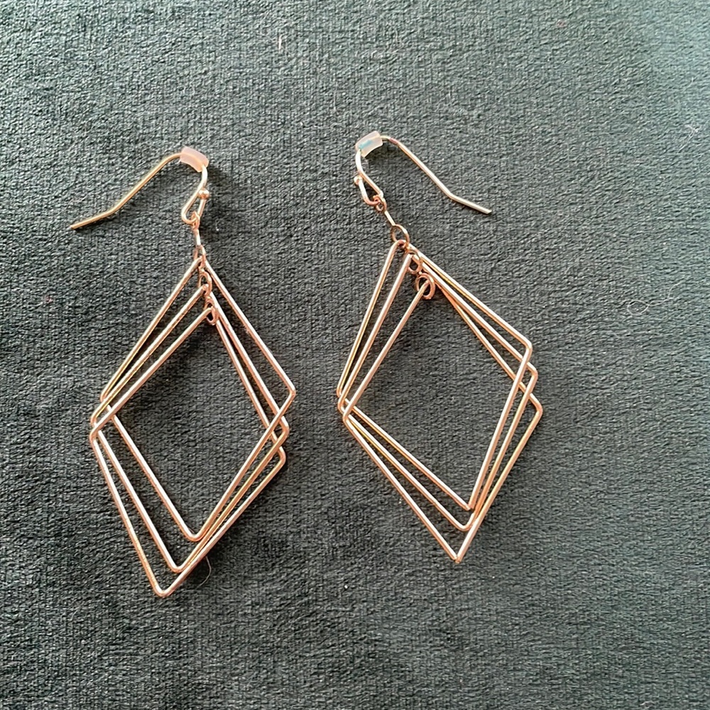 Gold diamonds shape earrings